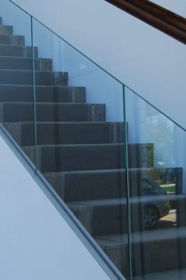 Buried-glass-handrail.webp